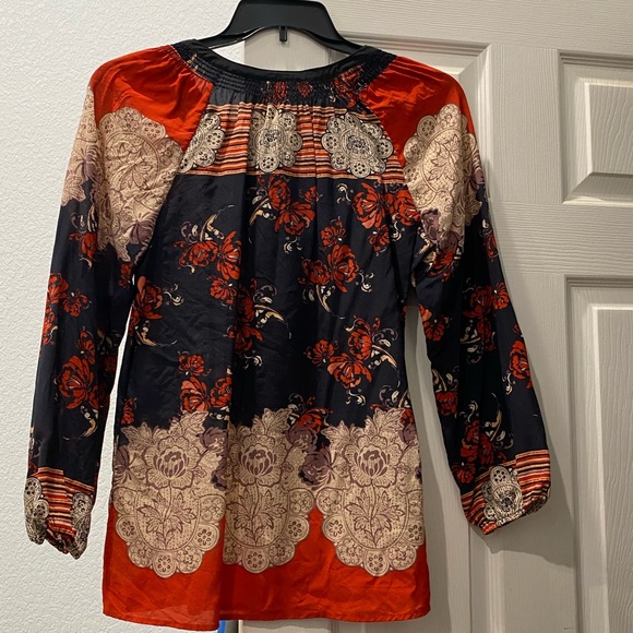 Anthropologie Meadow Rue round collar long sleeve floral blouse. Key hole - Picture 2 of 5